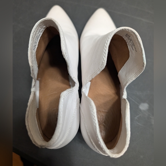 Frye Reina White Leather Pointed Toe Western Block Stack Heel Ankle Booties 9.5M - Picture 4 of 16